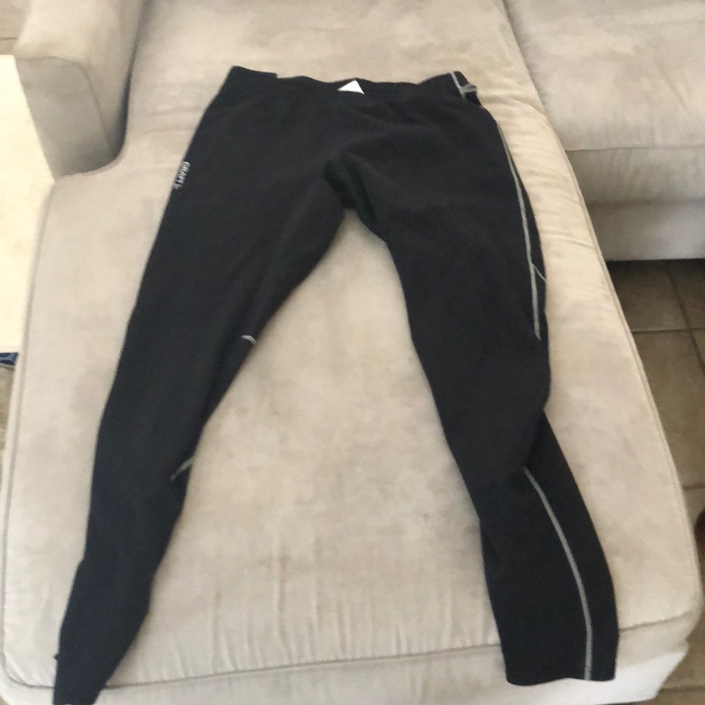 Black athletic leggings